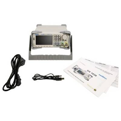 Un appareil de mesure électronique avec accessoires, y compris le câble d'alimentation, le câble USB et le manuel d'utilisation, posé sur une table.
