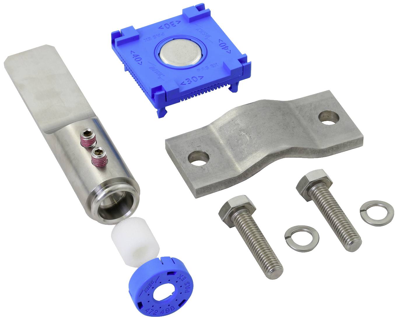 Un ensemble de pièces de montage : un adaptateur en plastique bleu, un support métallique à deux trous, des boulons, des écrous et des rondelles.