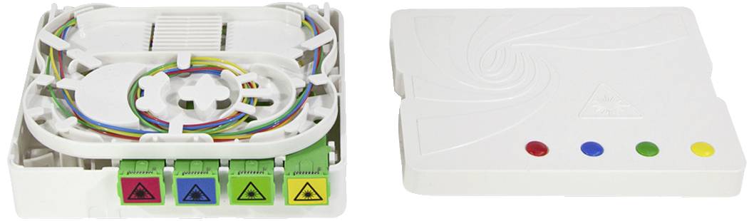 Boîte à fibres optiques avec couvercle ouvert montrant des connexions de câbles colorés à gauche ; le côté droit présente le couvercle avec des marquages colorés.