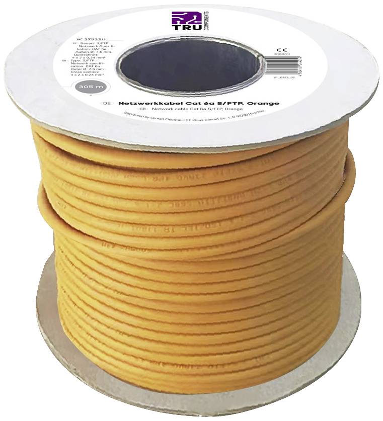 Une grande bobine de câble réseau orange, adaptée aux applications Cat 6e S/FTP.