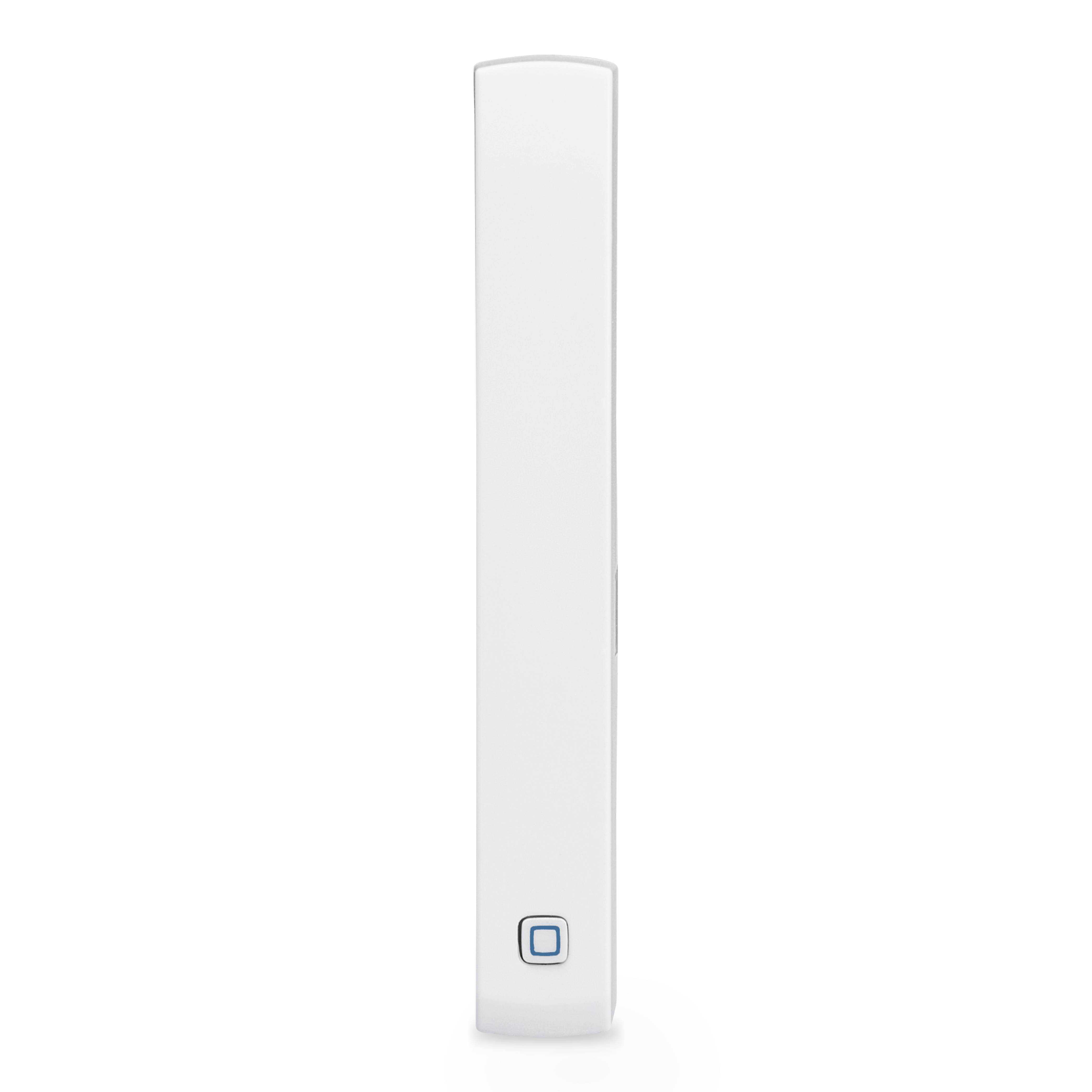 Appareil électronique blanc mince de forme rectangulaire ou tour sur un fond uni, avec un seul bouton carré éclairé en bleu près du bas.