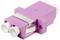 Adaptateur fibre optique duplex en violet avec pince métallique. Utilisé pour connecter des câbles à fibre optique.