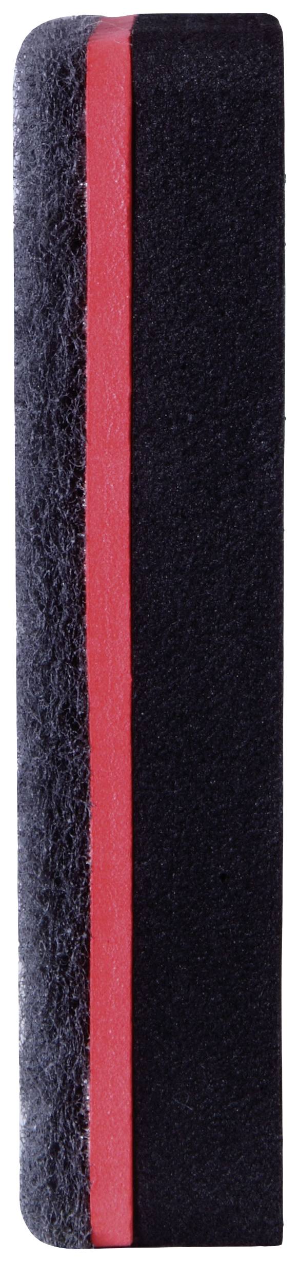 Une éponge à chaussures noire avec une bande rouge au milieu.