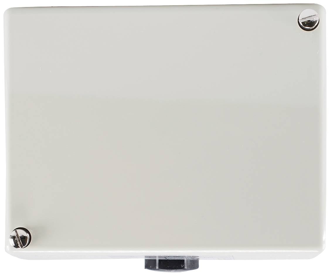 Un boîtier métallique rectangulaire gris clair avec des coins arrondis. Deux vis visibles aux coins supérieurs.