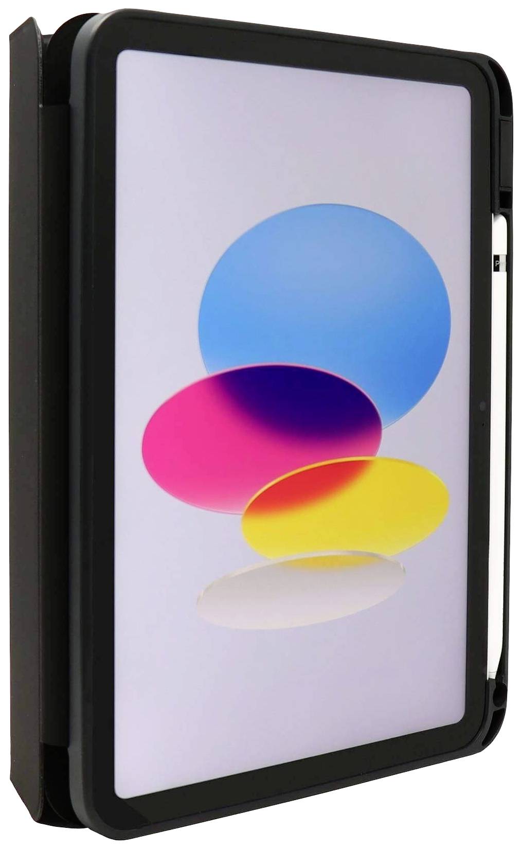 Tablette avec des graphiques circulaires multicolores à l'écran, dans un boîtier de protection noir.