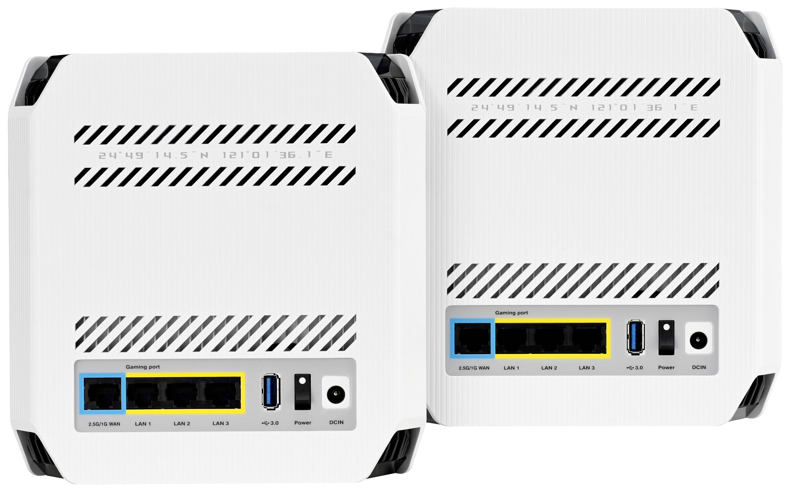 Deux routeurs blancs avec des fentes de ventilation et de nombreux ports à l'arrière, notamment des ports LAN et USB.