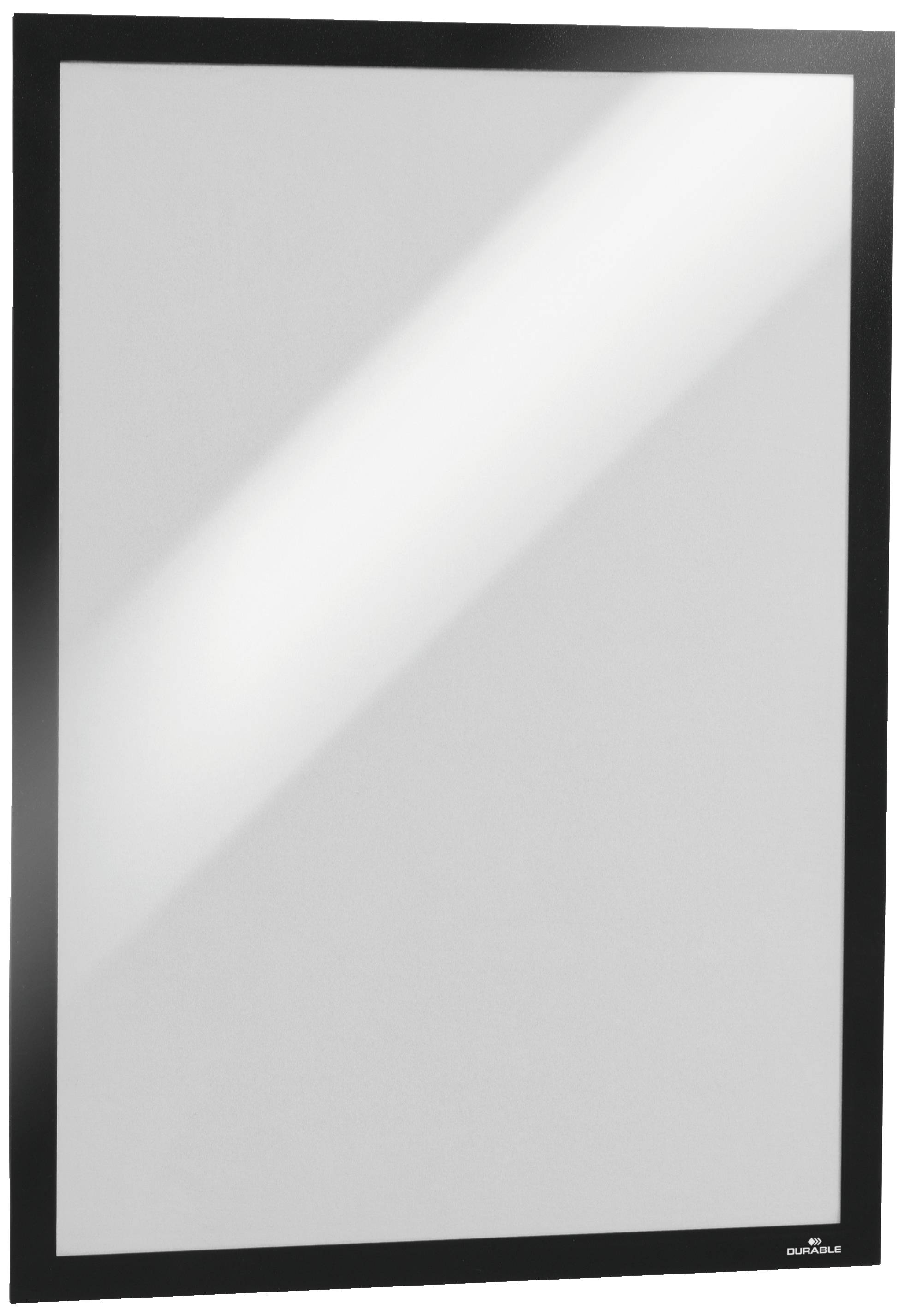 Miroir rectangulaire à cadre noir, sur un fond clair.