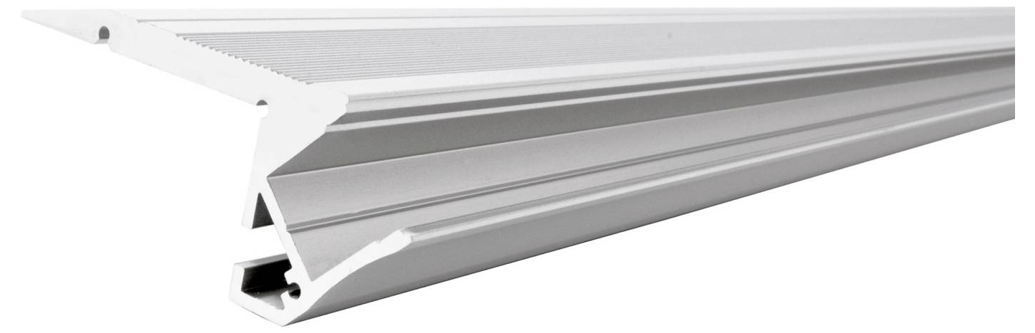 Gros plan d'un profilé en aluminium blanc extrudé, vraisemblablement un profilé structurel ou de montage en U, présenté sur un fond uni.