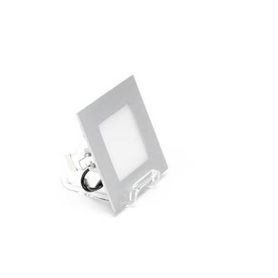 Luminaire encastré carré en LED argenté, monté sur un support en acrylique, illustrant le design et la facilité d'installation.