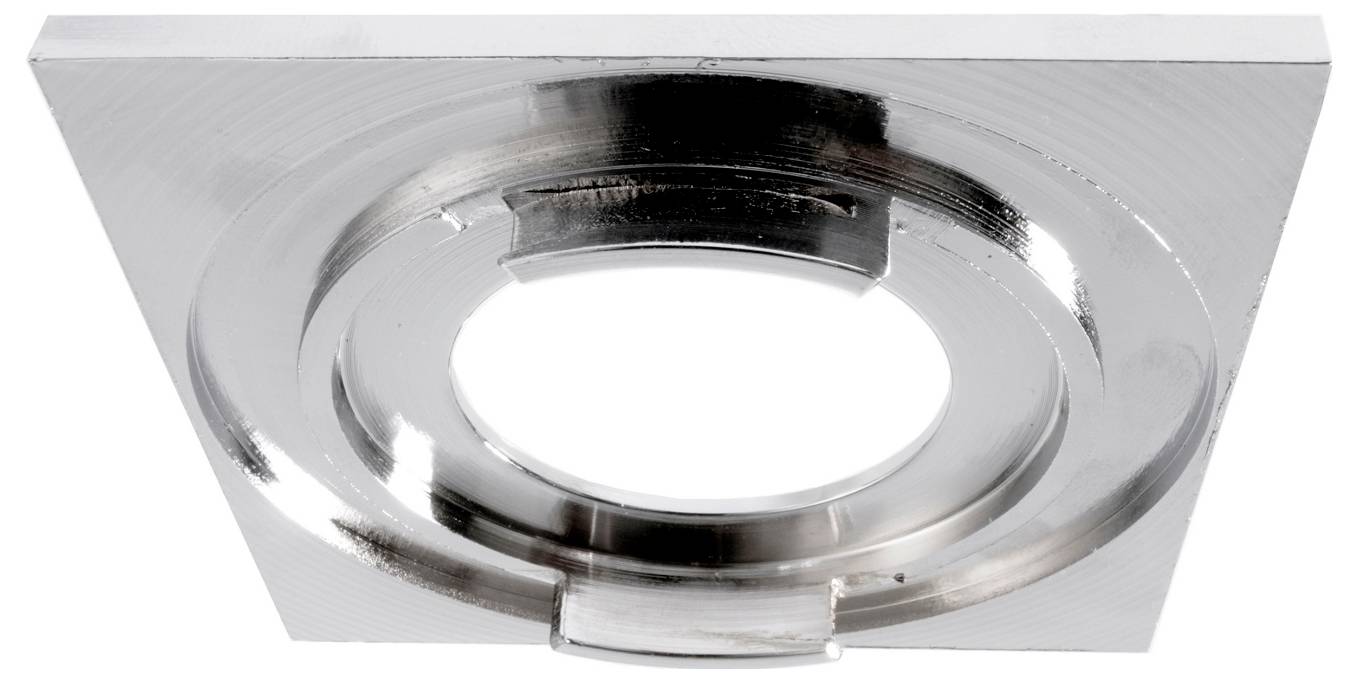 Luminaire encastré de plafond chromé avec un cadre carré et une ouverture circulaire, vu de dessous.