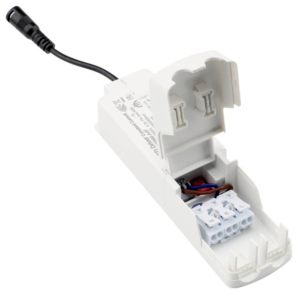 Boîtier de connexion ou de dérivation électrique en plastique blanc, à couvercle articulé ouvert, montrant un bornier et un câble noir raccordé.