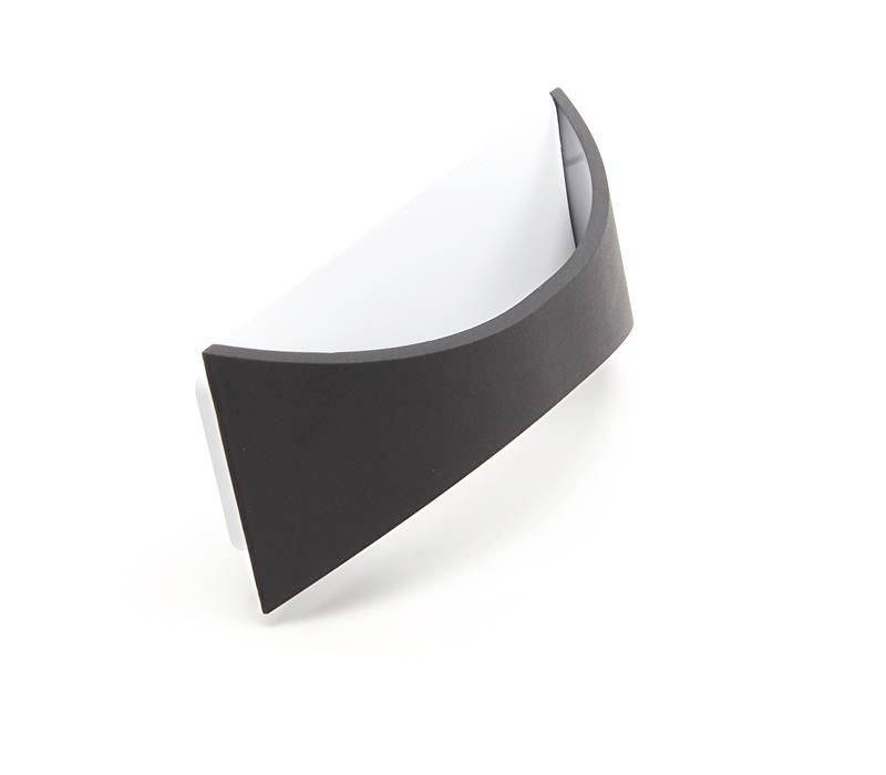 Lampe murale demi-lune noire avec intérieur blanc, adaptée pour un éclairage indirect sur les murs ou les plafonds.
