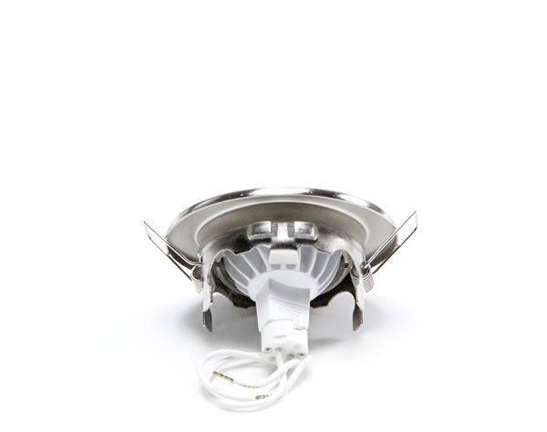 Un projecteur LED rond, avec un cadre métallique et des câbles, prêt à être installé.