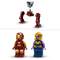 Deux figurines LEGO : À gauche Iron Man avec une armure rouge, à droite Thanos avec un casque doré et une peau violette. Au-dessus, montage d'articulations de jambes LEGO.