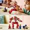 Deux enfants jouent avec des figurines LEGO colorées, incluant un grand robot et de petites figurines dans un environnement créatif.