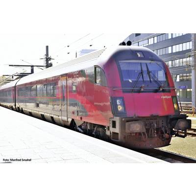 Un train rouge de l'ÖBB Railjet est stationné sur un quai par une journée ensoleillée. Il est de design moderne et prêt à partir.