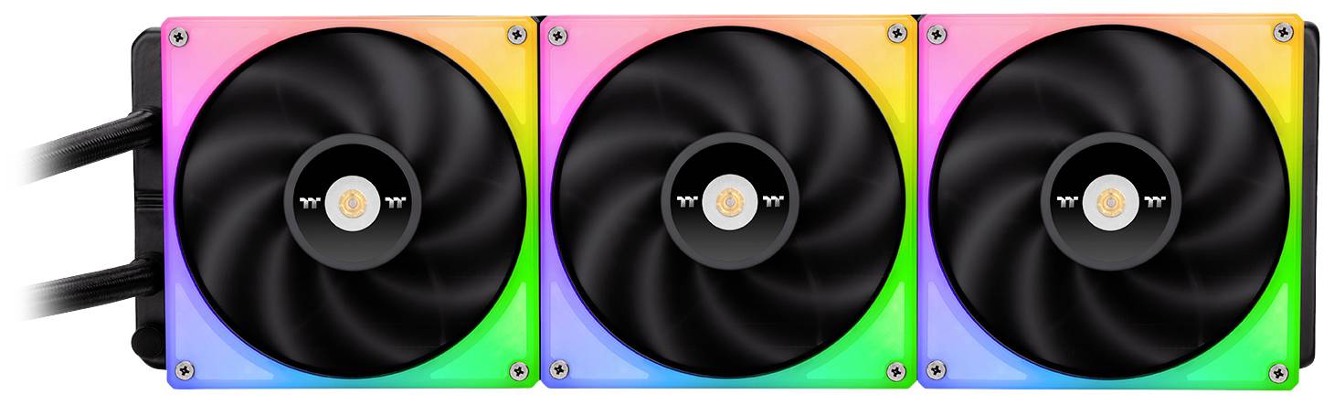 Trois ventilateurs à commande informatique avec éclairage RVB disposés en ligne, adaptés pour le refroidissement des ordinateurs de gaming.