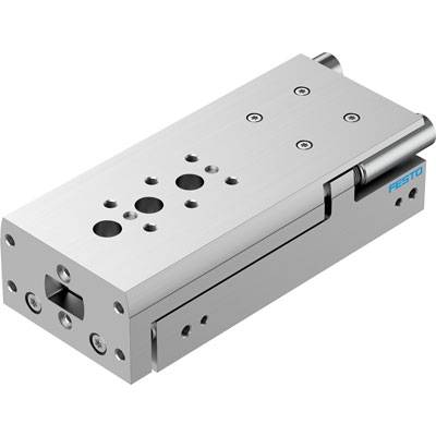 Un vérin pneumatique linéaire en métal avec plusieurs points de fixation et un élément coulissant, utilisé dans les techniques d'automatisation.