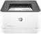 Une imprimante HP LaserJet Pro avec un boîtier gris imprime un document en noir et blanc. L'imprimante présente un design épuré et moderne.