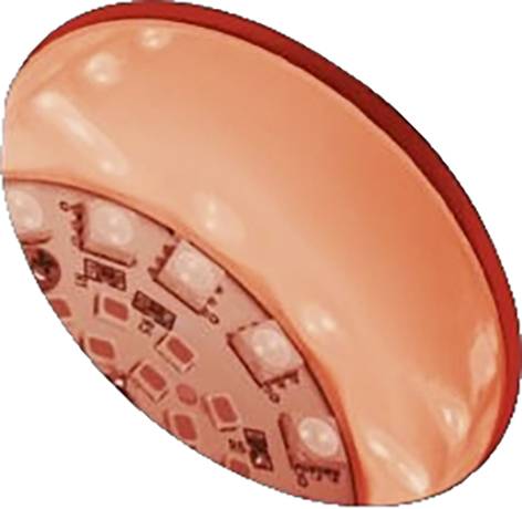 Une lampe LED orange, ronde, avec un boîtier transparent qui révèle la structure des diodes électroluminescentes à l'intérieur.