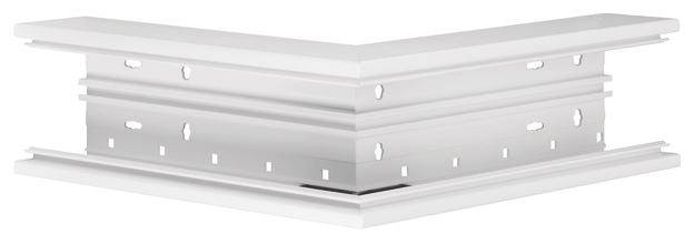 Équerre en métal blanc, percée de trous de fixation aux deux extrémités. Utilisée pour relier deux surfaces selon un angle déterminé.