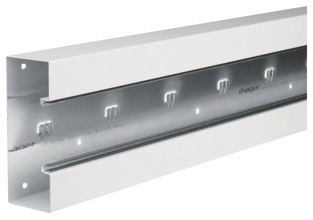 Un chenal de câblage en métal blanc avec plusieurs supports de fixation pour les câbles.
