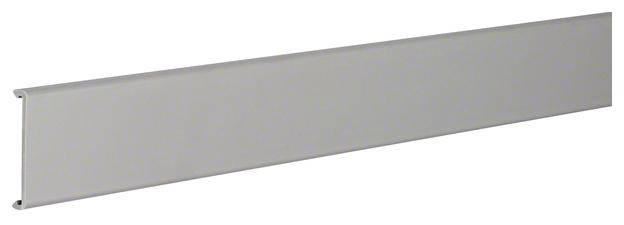 Un profilé métallique argenté de forme rectangulaire, orienté horizontalement. Idéal pour des applications en aménagement intérieur ou en fabrication de meubles.