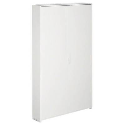 Armoire métallique blanche fermée à deux portes, adaptée au rangement dans les bureaux ou les ateliers.