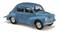 Une voiture miniature bleue de style rétro avec des formes arrondies et des pare-chocs argentés sur un fond blanc.