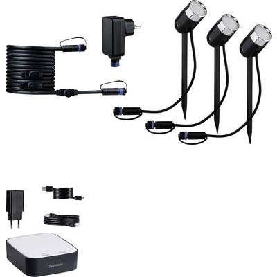 Trois lampes LED extérieures sur piquets de terre, avec câbles, adaptateur et télécommande. Idéales pour l'éclairage de jardin.