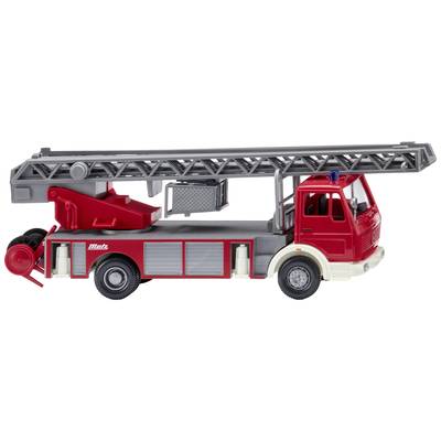 Camion de pompiers jouet avec échelle télescopique et cabine rouge, photographié de côté. Compact et richement détaillé.
