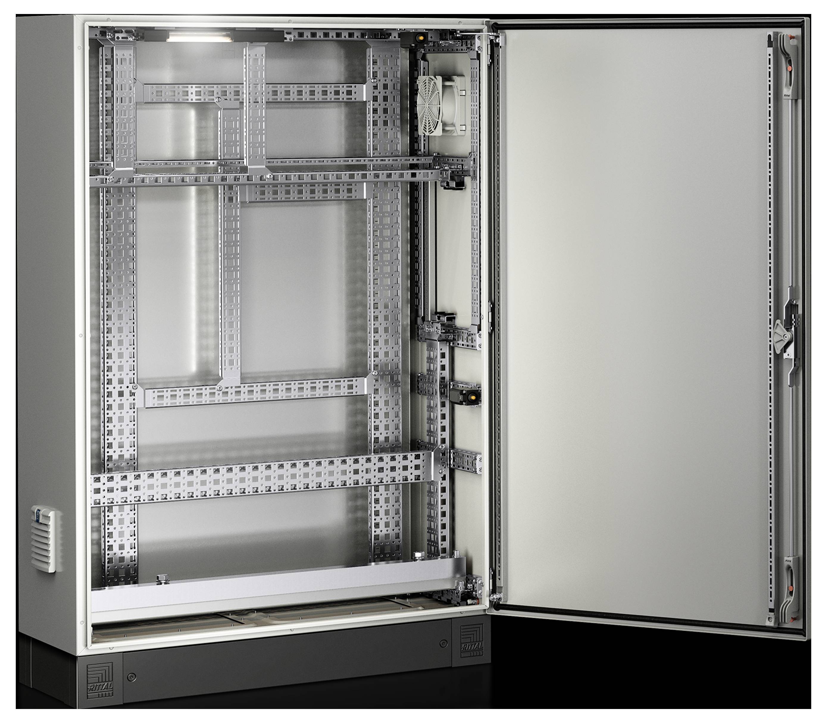 Une armoire industrielle ouverte avec un châssis métallique et un ventilateur intégré. L'espace intérieur est vide et prêt pour l'installation d'équipements.