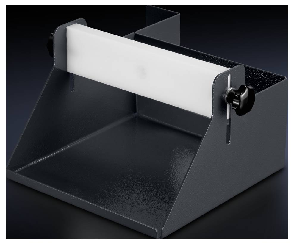 Un conteneur noir en métal avec des parois latérales inclinées et une bande blanche en haut, adapté au rangement ou à l'organisation.