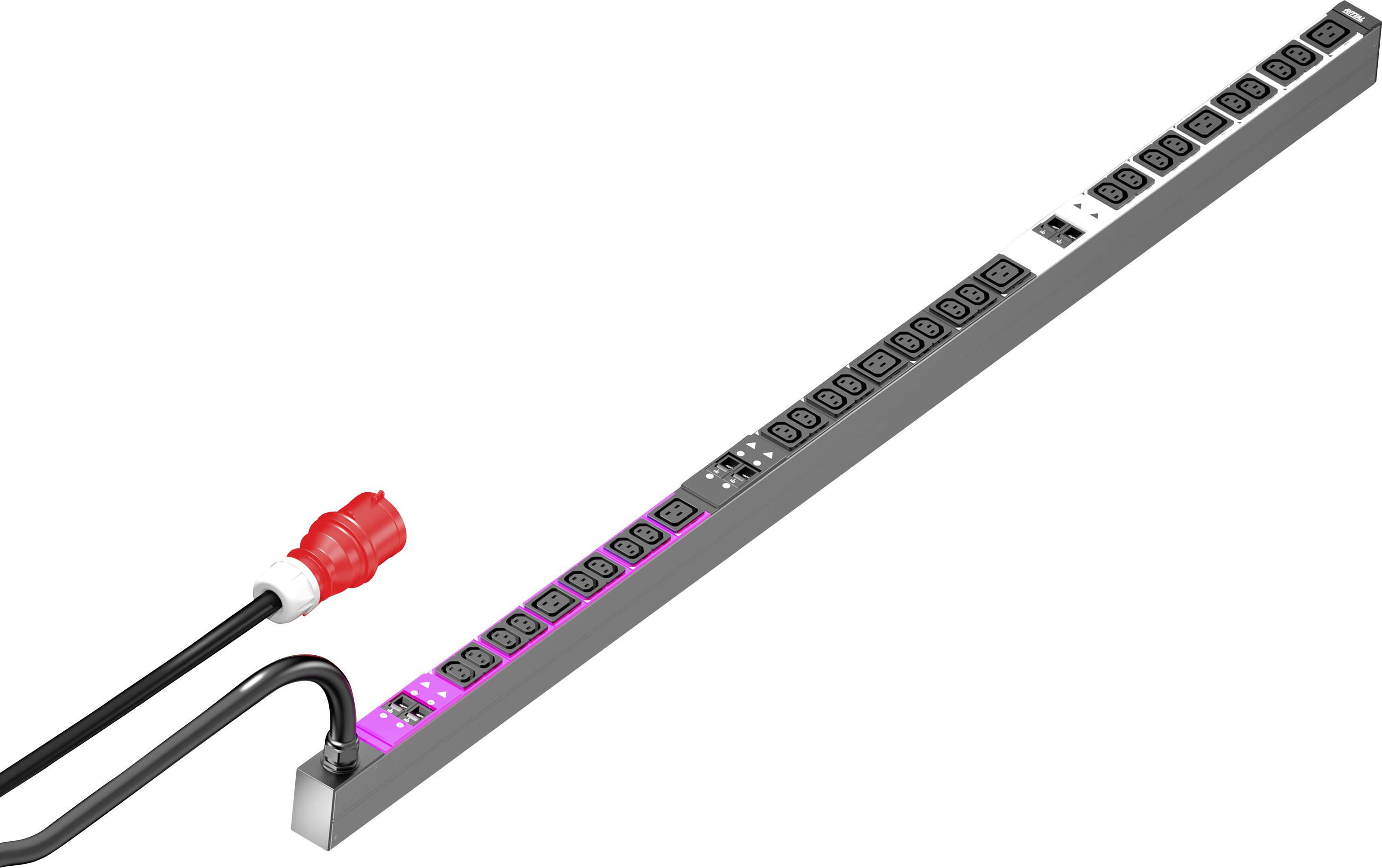 Un long distributeur électrique rectangulaire avec plusieurs prises, une fiche rouge et des câbles connectés.