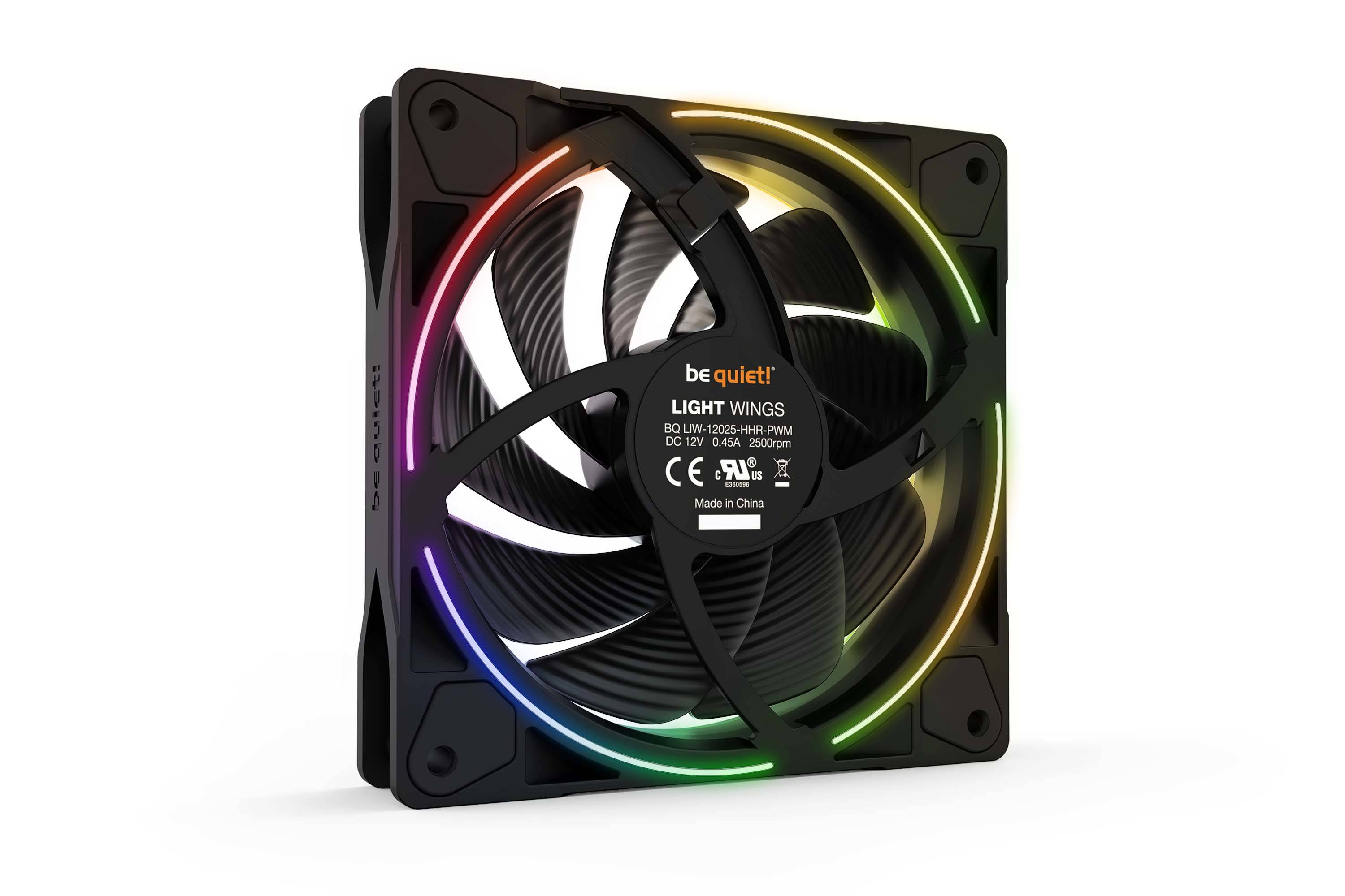 Ventilateur PC avec éclairage RVB, marque 'be quiet!'. Le texte sur le ventilateur indique : 'LIGHT WINGS 120mm PWM 12V 0,55A'. Fabriqué en Chine.