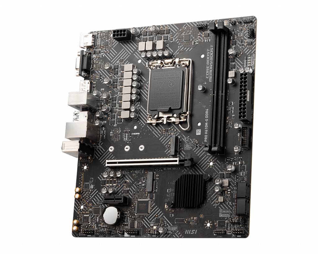 Une carte mère noire avec différentes connexions et composants, comprenant un socket CPU, des emplacements RAM et des dissipateurs thermiques.