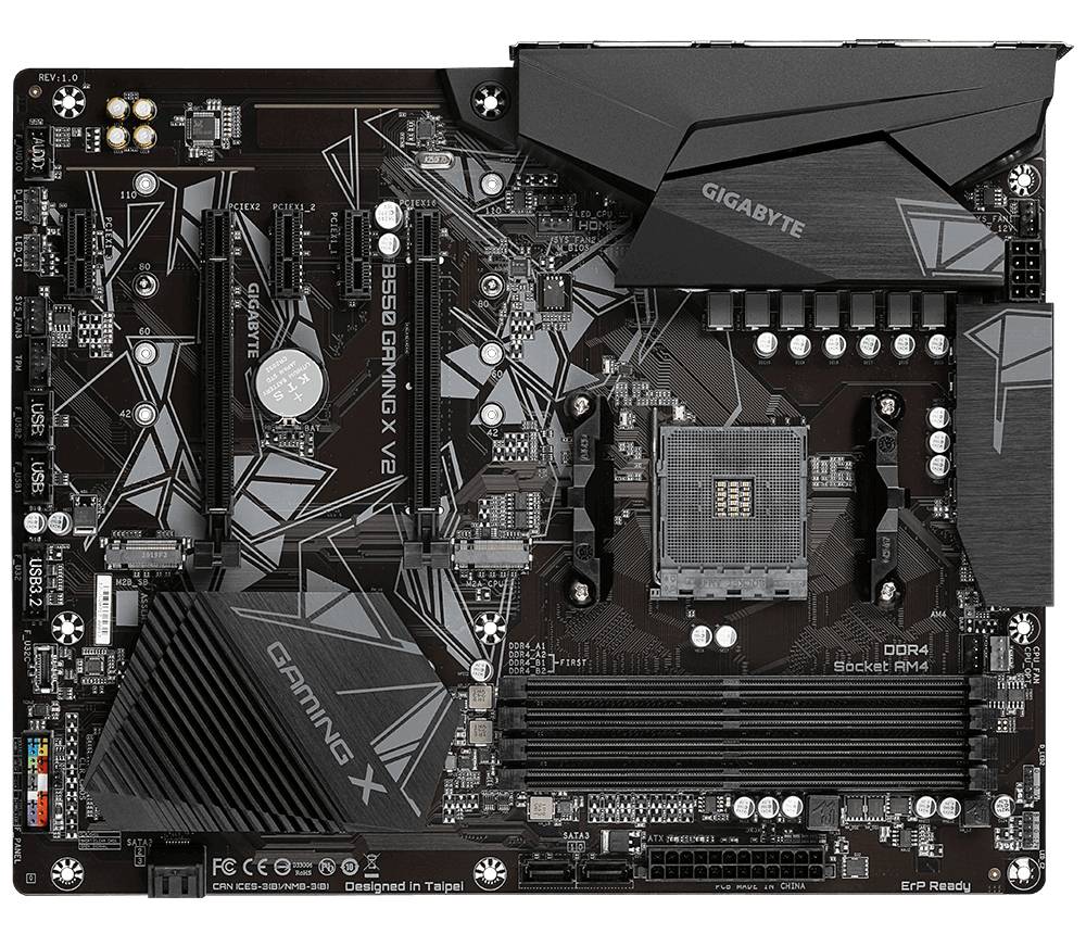 Une carte mère noire avec plusieurs emplacements PCIe, un socket CPU AM4, des banques de mémoire RAM et différents ports. Étiquetée 'B550 GAMING X'.