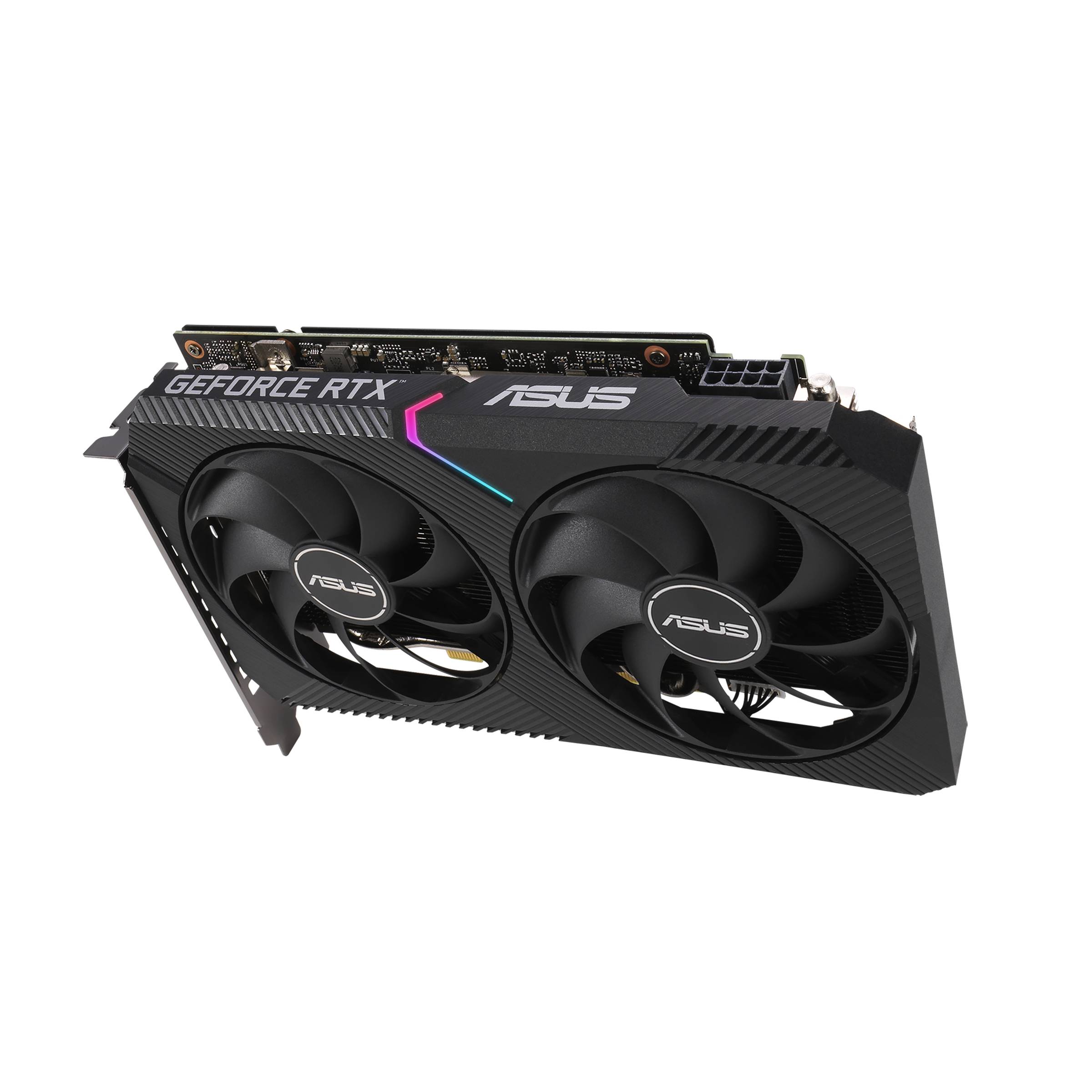 Une carte graphique ASUS GeForce RTX avec deux ventilateurs, des ailettes de refroidissement noires et des bandes d'éclairage RVB, photographiée en plongée oblique.