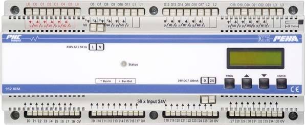 Un dispositif technique de contrôle des systèmes électriques, doté de plusieurs connexions et d'un petit écran numérique.