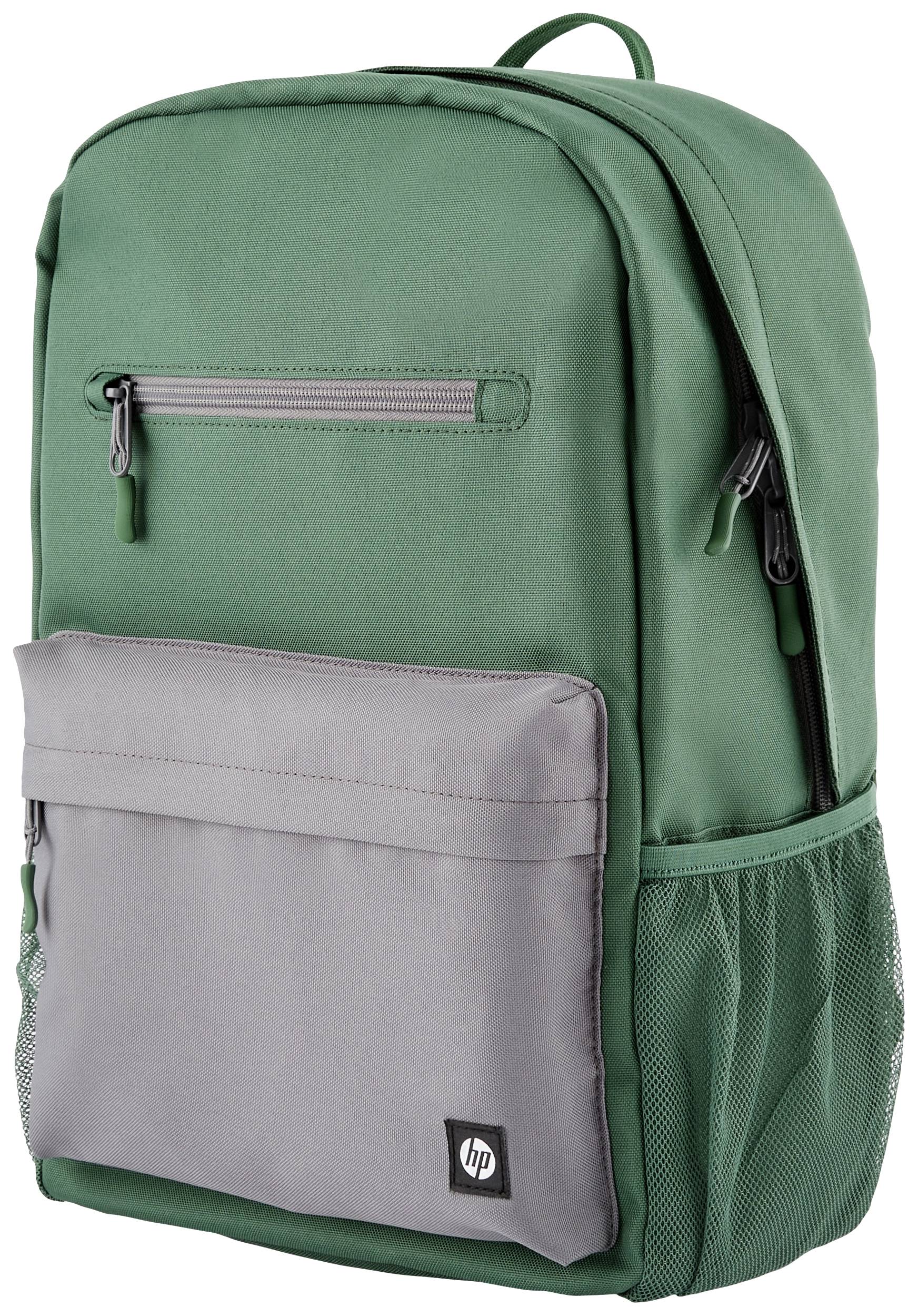 Un sac à dos vert avec deux compartiments à fermeture éclair, une poche avant et une poche latérale en filet. Un logo est placé en bas à droite.