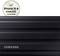 SSD externe noire Samsung, marquée en haut 'Compatible iPhone 15 & macOS'.