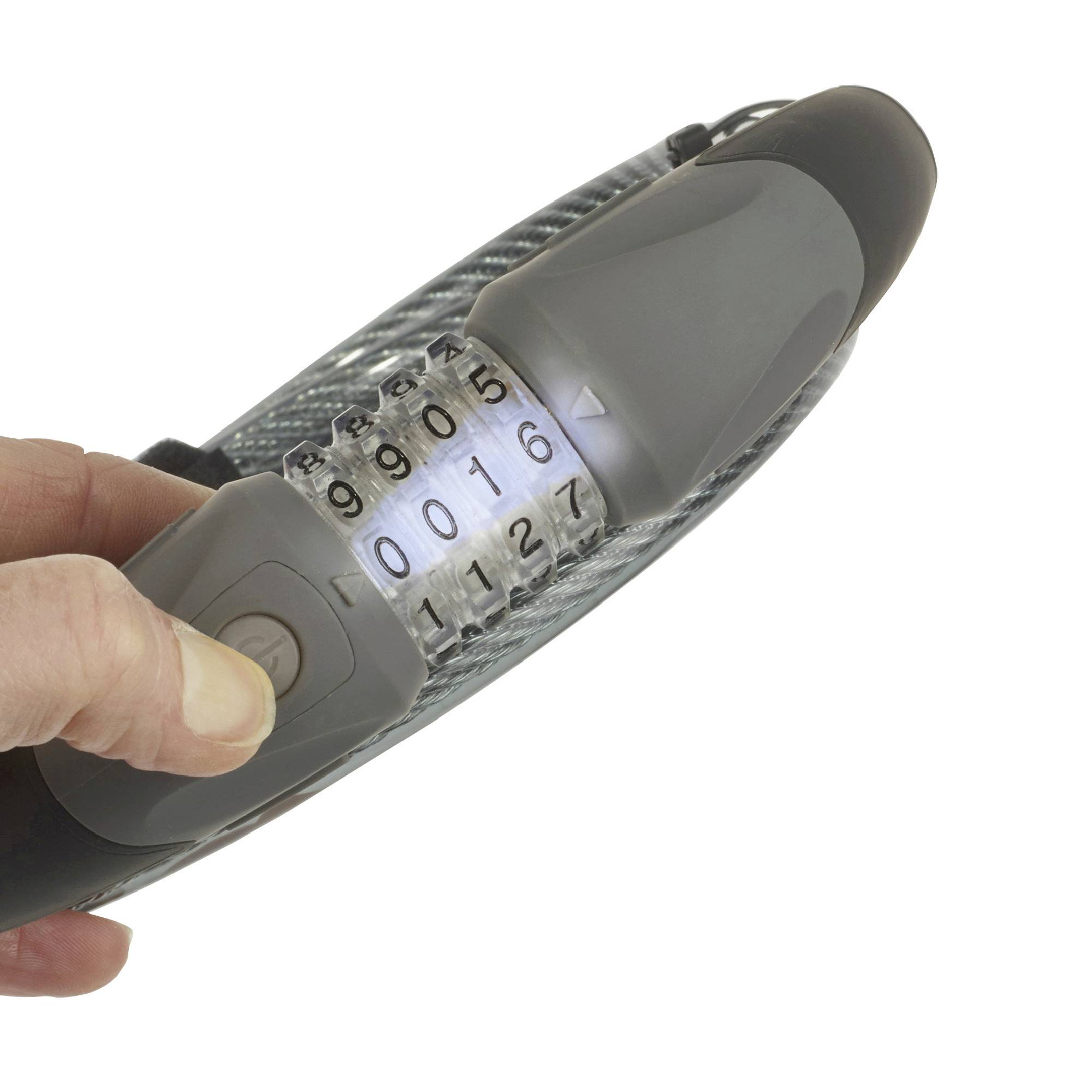 Une main tient un cadenas à combinaison dont le code est déverrouillé.