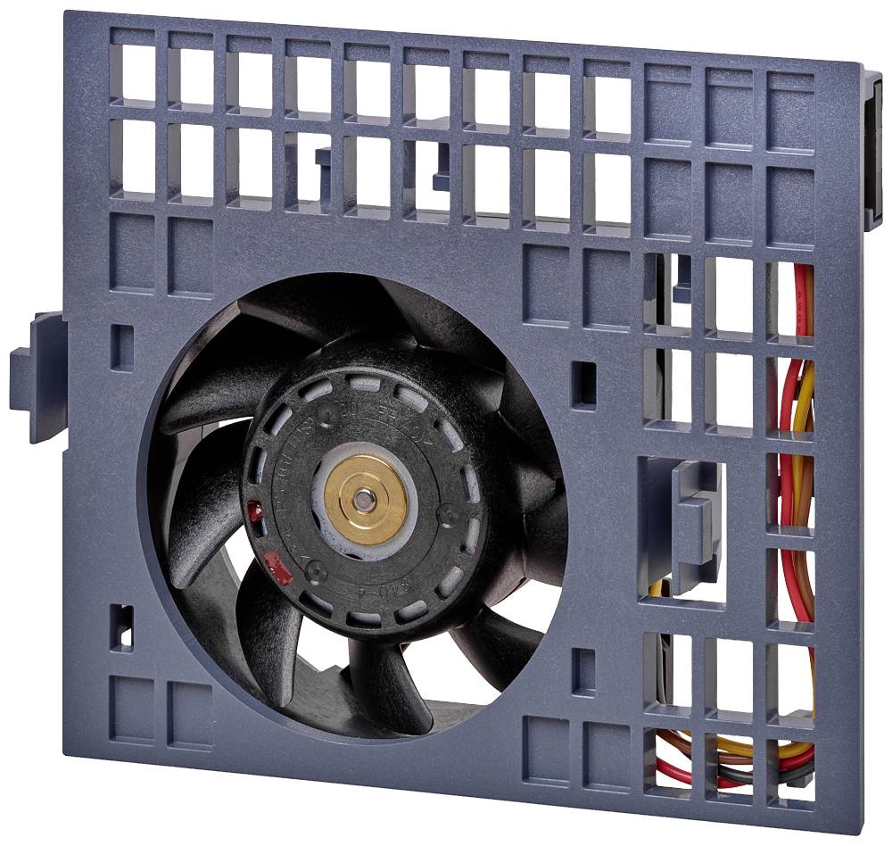 Un ventilateur d'ordinateur noir avec un cadre en grille gris. Le ventilateur a plusieurs câbles sur le côté.