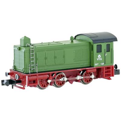 Une locomotive modèle verte avec l'inscription 'VTG' sur le côté, des détails fins, des roues rouges et une partie supérieure noire.