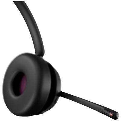 Un casque noir avec microphone sur fond blanc, adapté aux appels téléphoniques ou aux vidéoconférences.