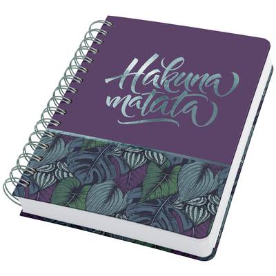 Carnet avec une couverture mauve portant l'inscription 'Hakuna matata' en lettres décoratives. En dessous, un motif de feuilles vertes.