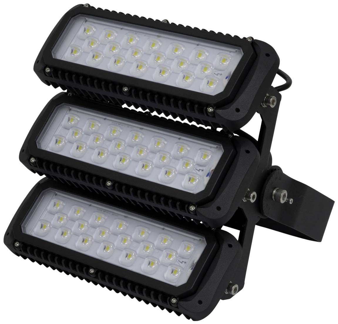 'Projecteur LED triple, boîtier rectangulaire, plusieurs rangées de LED, cadre noir, support de fixation.'