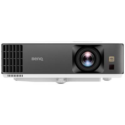 Un projecteur BenQ avec technologie 4K HDR, grille de ventilation à gauche et grande lentille à droite, adapté aux présentations haute résolution.