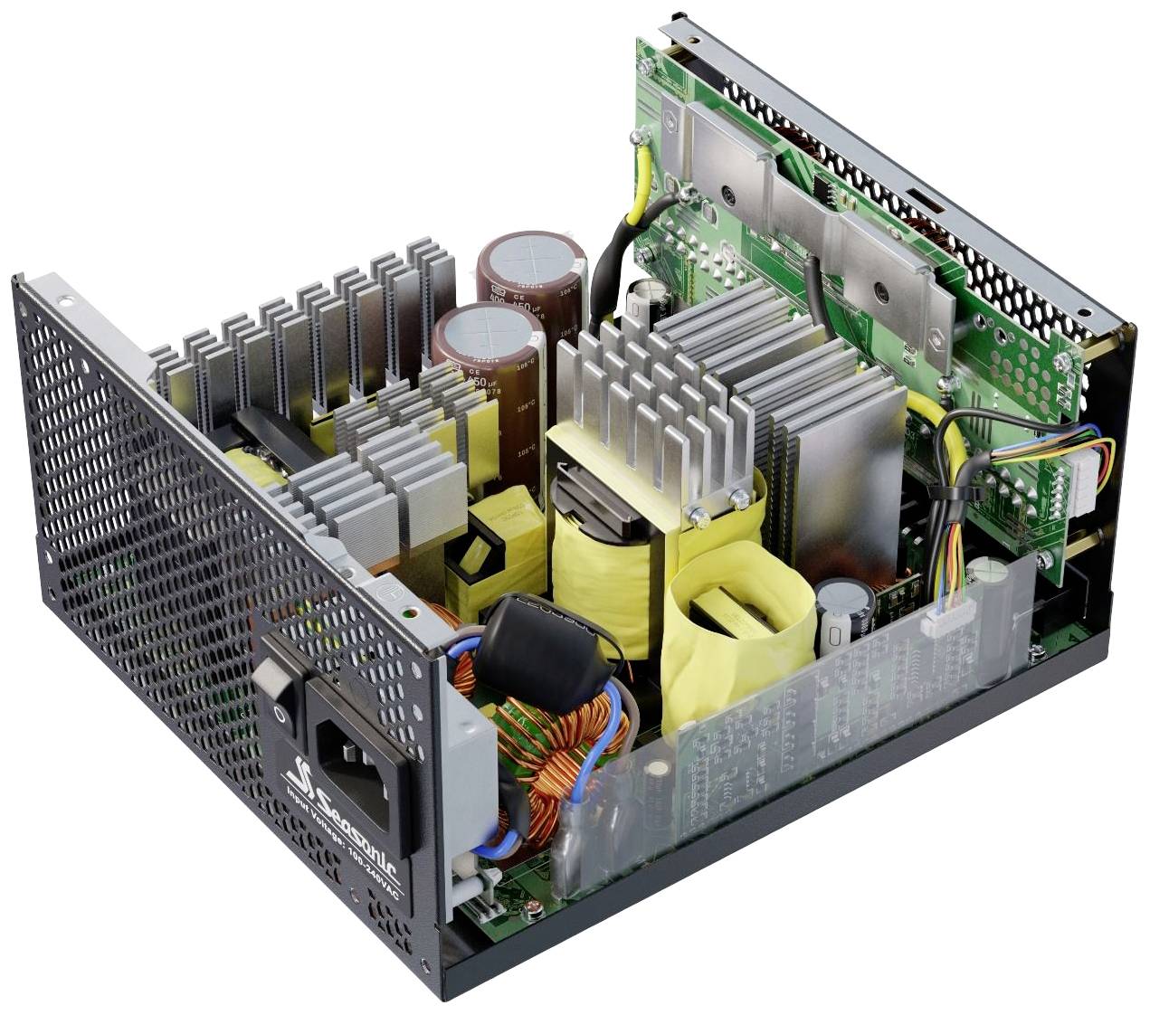 Bloc d'alimentation d'ordinateur ouvert, montrant des composants électroniques tels que des condensateurs, des dissipateurs thermiques et le câblage pour la conversion de tension.