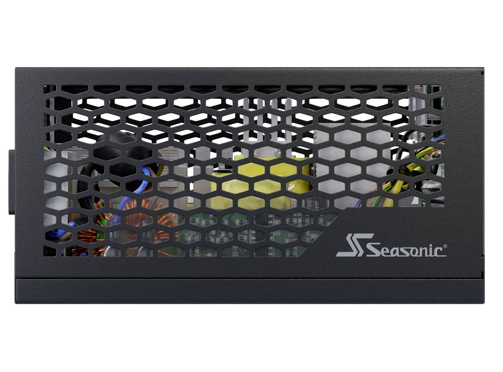 Un bloc d'alimentation d'ordinateur avec un boîtier en métal noir à motif alvéolé et le logo d'un fabricant en bas à droite.